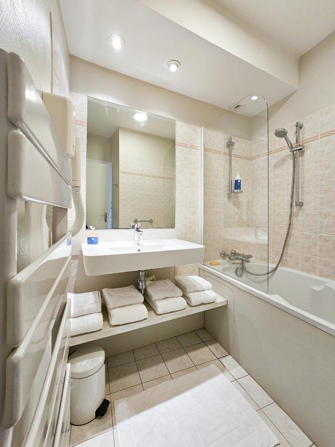 Bel Appartement, Bien Equipe Et Confortable Dans Le Centre Historique Fougères Eksteriør bilde