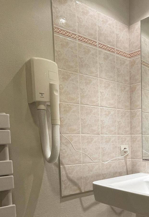 Bel Appartement, Bien Equipe Et Confortable Dans Le Centre Historique Fougères Eksteriør bilde